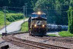 NS 4366 leads 65Q around the bend at Oakdale